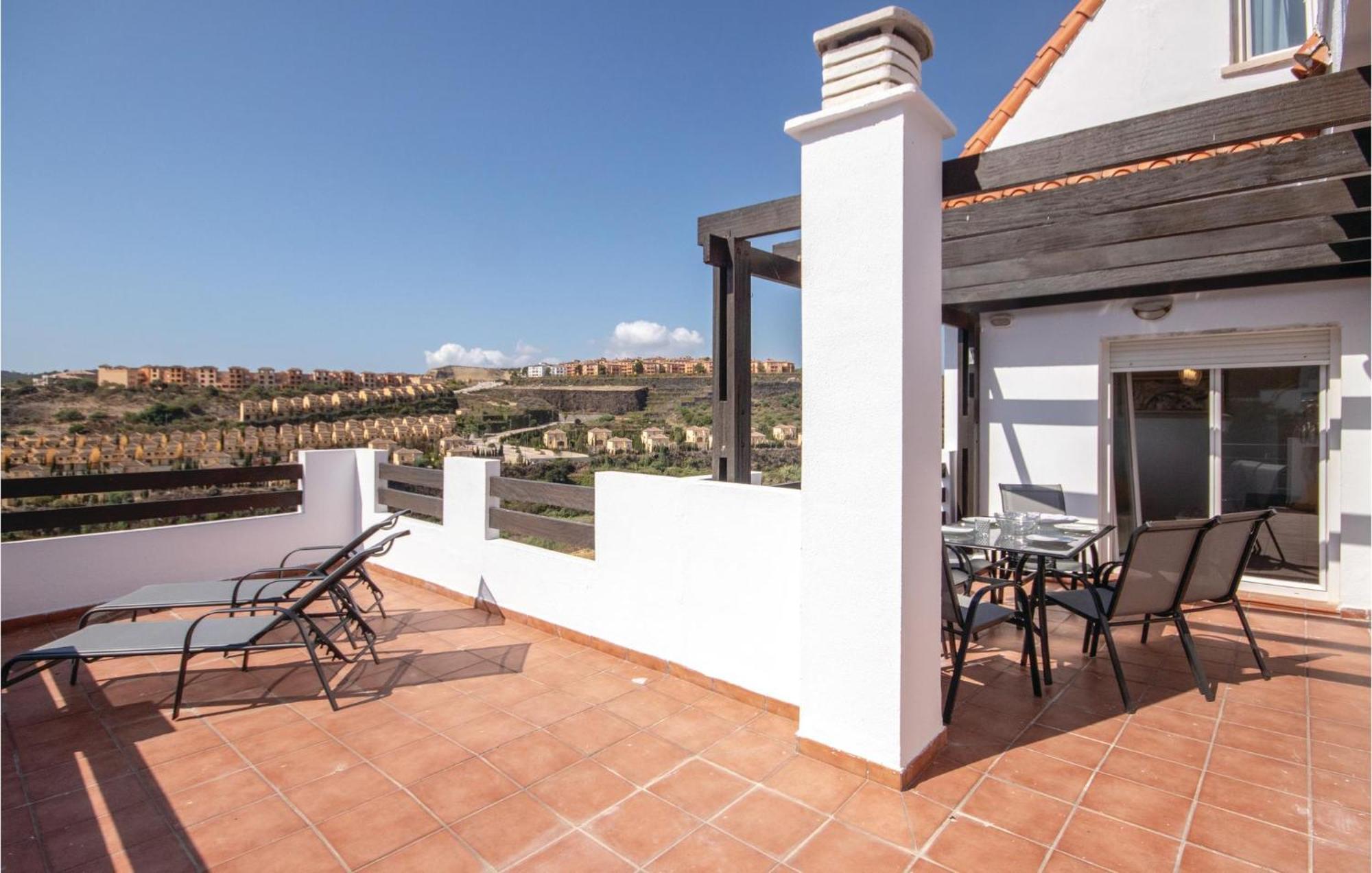 3 Bedroom Amazing Apartment In La Duquesa Кастильо-де-Сабинильяс Экстерьер фото